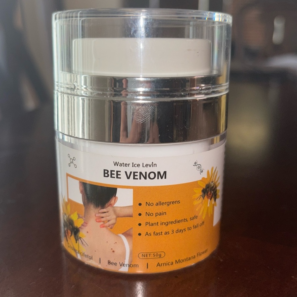Bee Venom for dehydrated and dry skin.